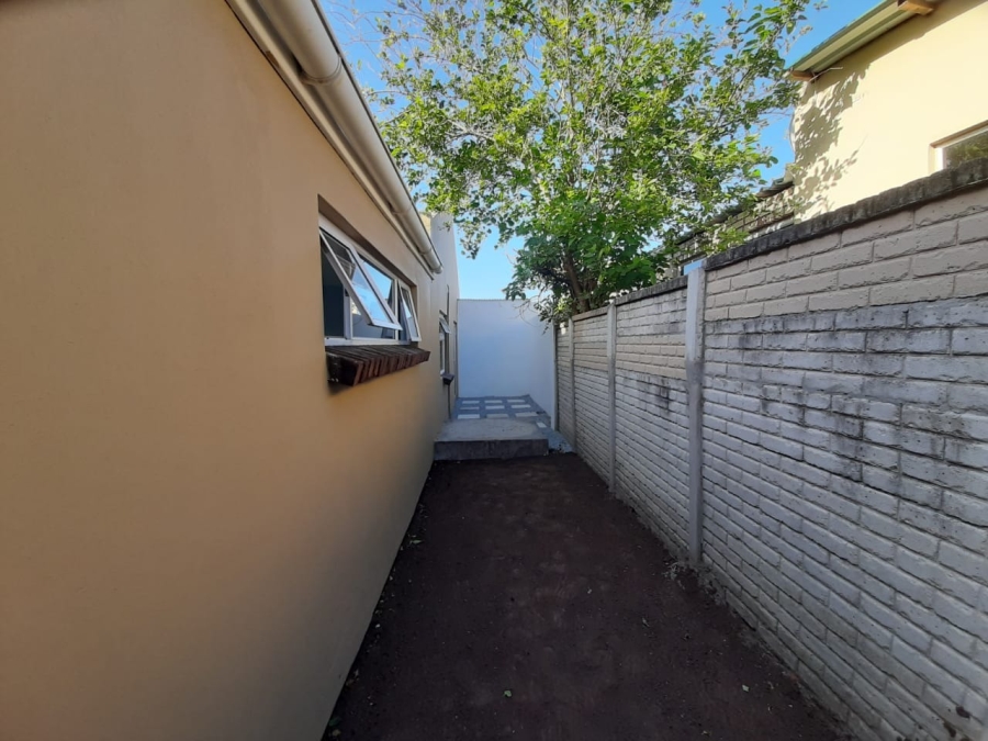 To Let 2 Bedroom Property for Rent in Beacon Bay North Eastern Cape